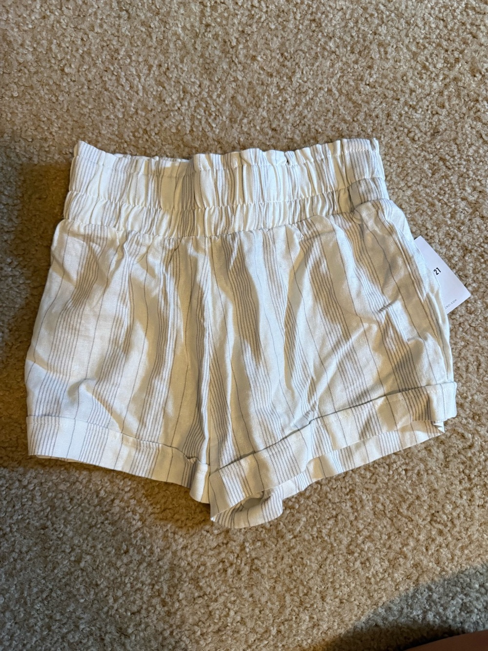 Forever 21 Light Cream Striped Elastic-Waist Women’s Shorts
